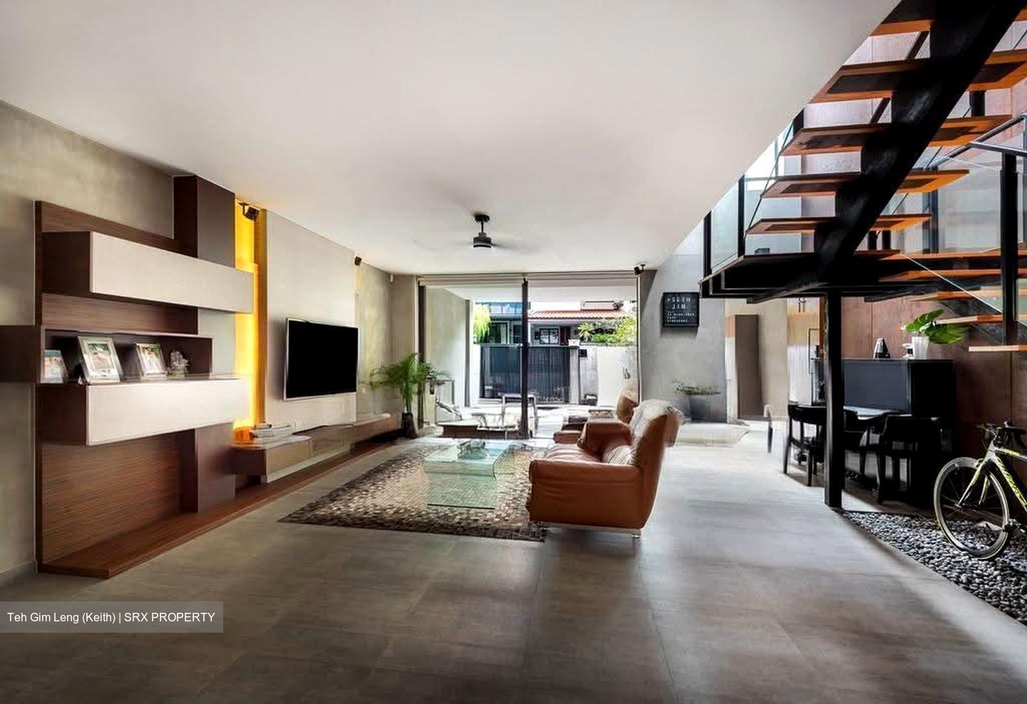 Grove Avenue (D10), Terrace #622220441